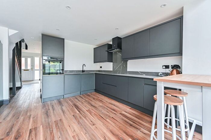 4 Bedroom Terraced House To Rent In Ruston Road, Woolwich, London, SE18