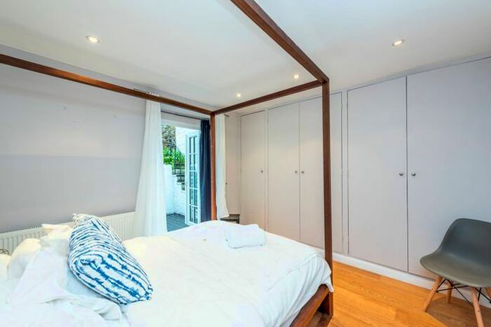 2 Bedroom Maisonette To Rent In Eardley Crescent, Earls Court, London, SW5