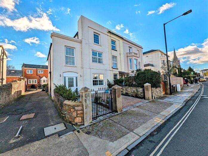 4 Bedroom House For Sale In John Street, Ryde, PO33