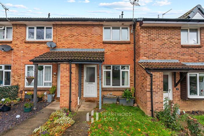 3 Bedroom Terraced House For Sale In The Leys, St. Albans, AL4