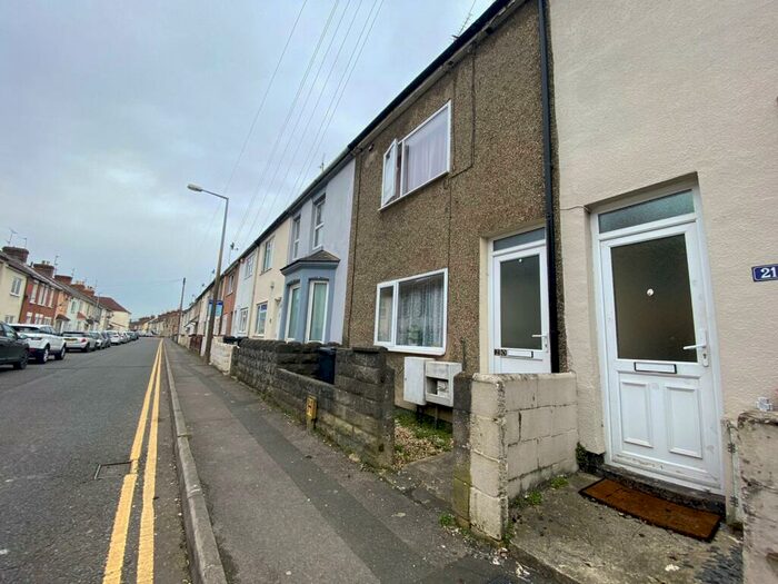 3 Bedroom Terraced House To Rent In Town Centre, SN1