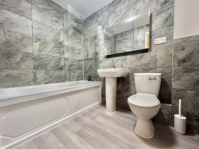 2 Bedroom Flat To Rent In Orphanage Road, Watford, Hertfordshire, WD24