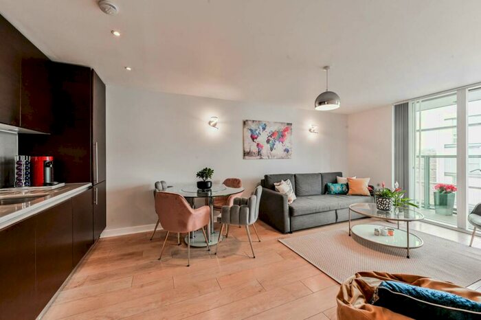 2 Bedroom Flat To Rent In New River Village, Hornsey, N8