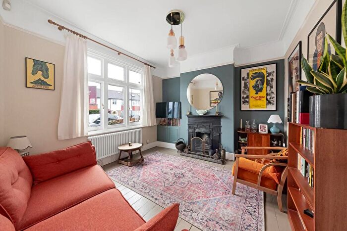 3 Bedroom End Of Terrace House For Sale In Burford Road, Catford, London, SE6