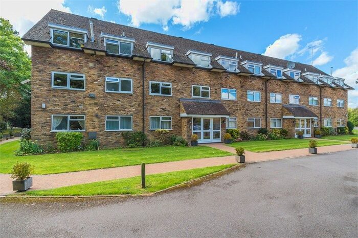 2 Bedroom Flat To Rent In Church Lane, Wexham, SL3