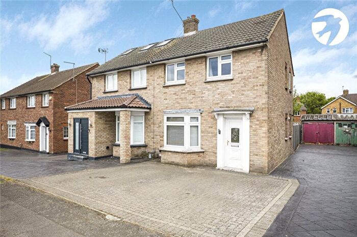 2 Bedroom Semi-Detached House For Sale In Brook Road, Swanley, Kent, BR8
