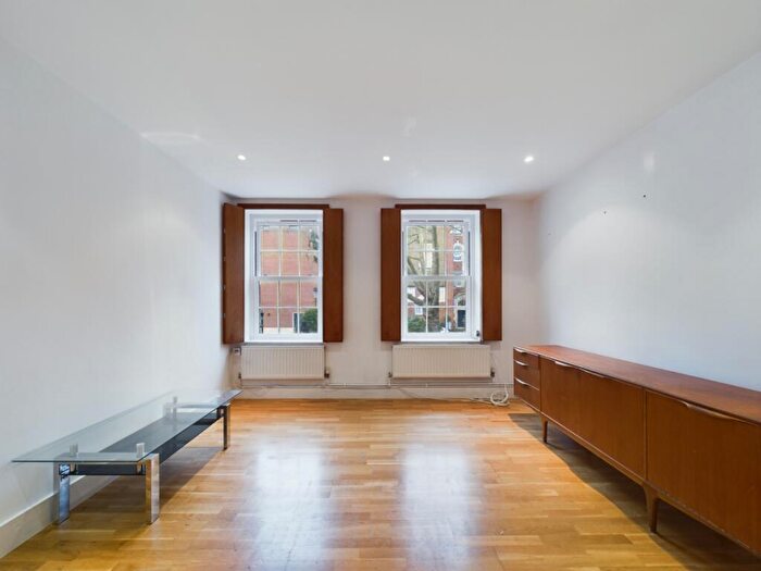 2 Bedroom Flat To Rent In Hortensia Street London, SW10