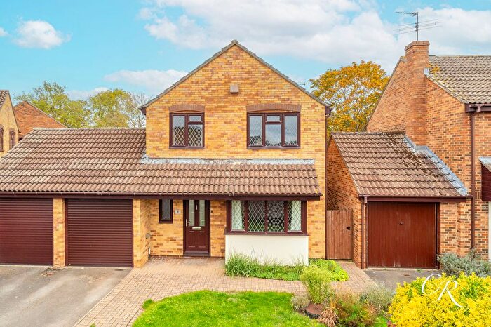 4 Bedroom Link Detached House For Sale In Sedgewick Gardens, Up Hatherley, GL51