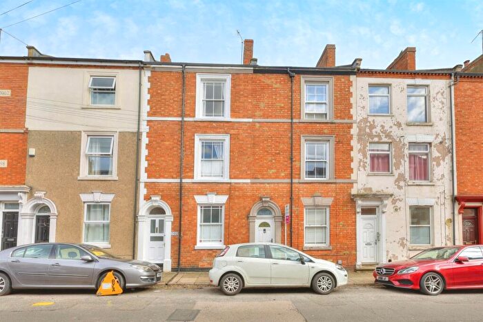3 Bedroom Terraced House For Sale In Lower Thrift Street, Northampton, NN1