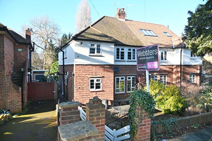 2 Bedroom Maisonette For Sale In Belmont Road, Twickenham, TW2
