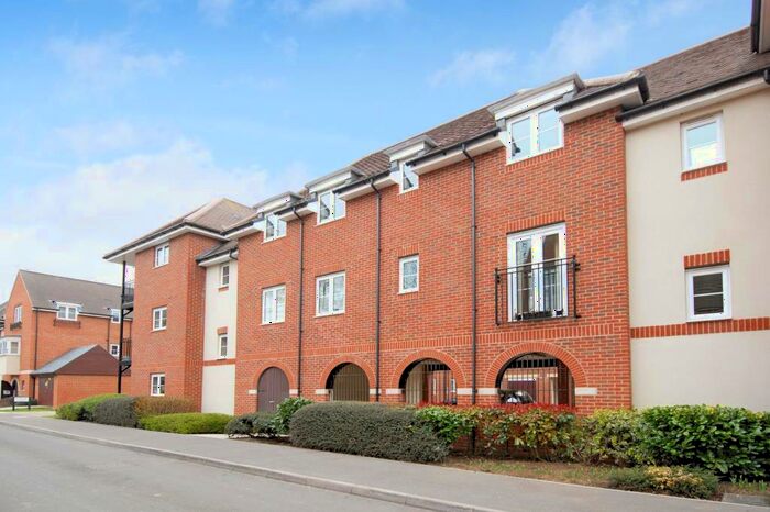 2 Bedroom Apartment To Rent In Thames View, Abingdon, OX14