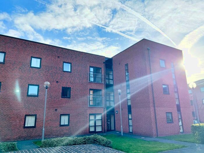 2 Bedroom Flat To Rent In Hartley Court Lock, Etruria, Stoke-On-Trent, ST4