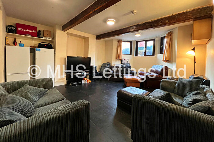 9 Bedroom Terraced House To Rent In Regent Park Avenue, Leeds, LS6