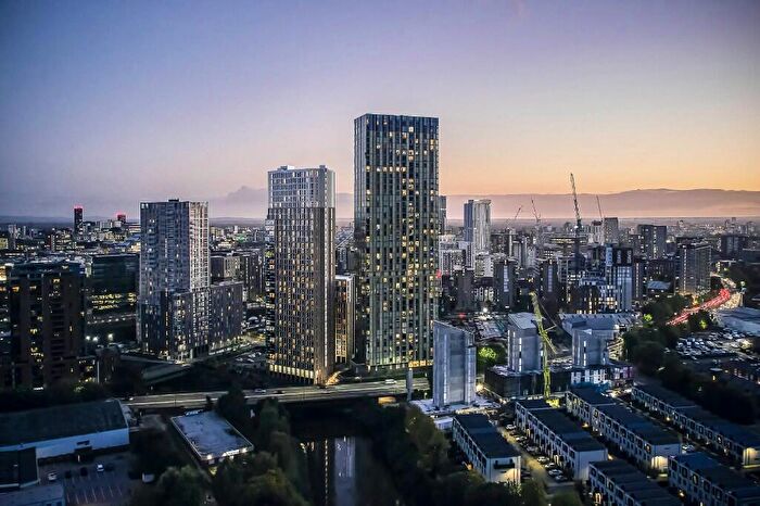 3 Bedroom Apartment For Sale In Embankment Exchange, Manchester, M3