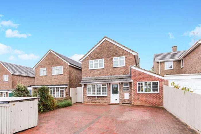 4 Bedroom Semi-Detached House To Rent In Poplars Road, Chacombe, OX17