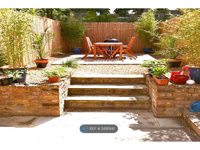 1 Bedroom Flat To Rent In Luxury Furnished Private Garden, London, SW2