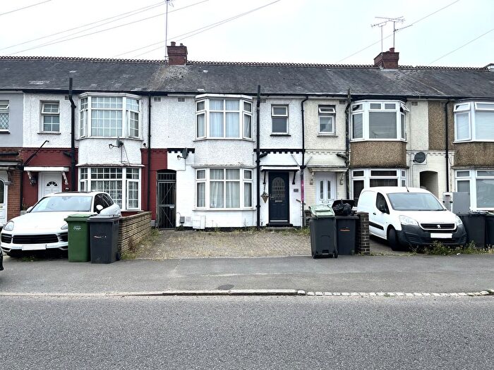 3 Bedroom Terraced House To Rent In Neville Road, Luton, LU3