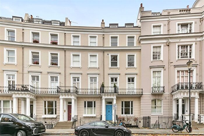 3 Bedroom Terraced House For Sale In Royal Crescent, Holland Park, London, W11