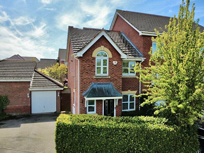 3 Bedroom End Of Terrace House For Sale In Richmond Drive, Sutton Coldfield, B75