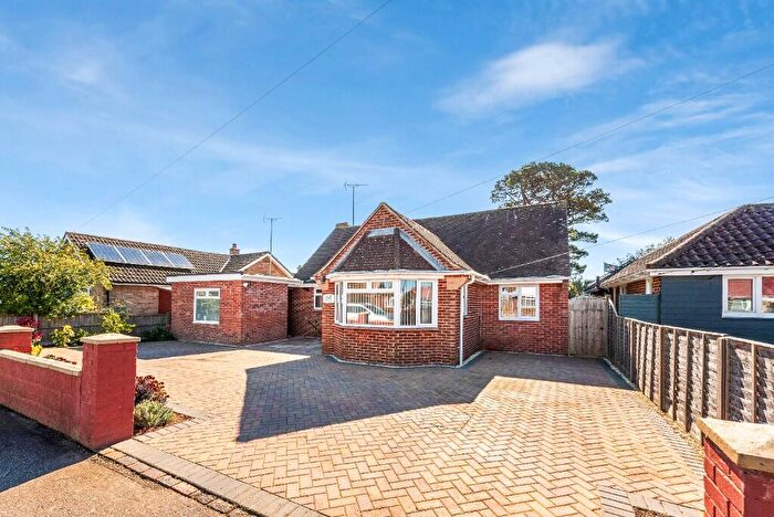 4 Bedroom Detached House For Sale In South Drive, Felpham, Bognor Regis, West Sussex, PO22