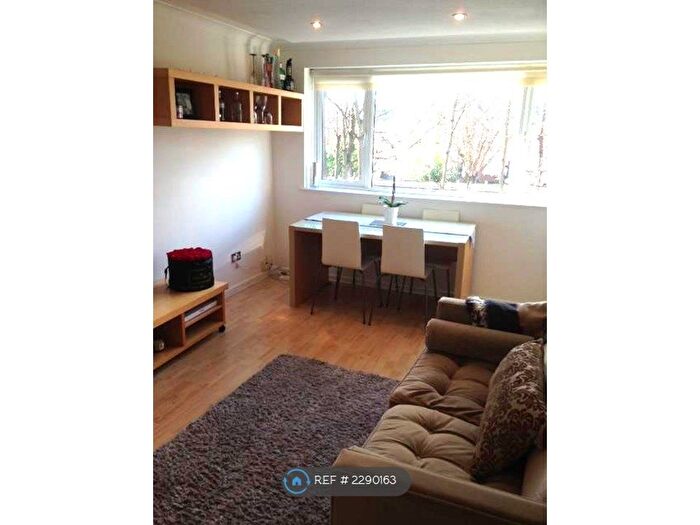 2 Bedroom Flat To Rent In West Jesmond Avenue, Newcastle Upon Tyne, NE2