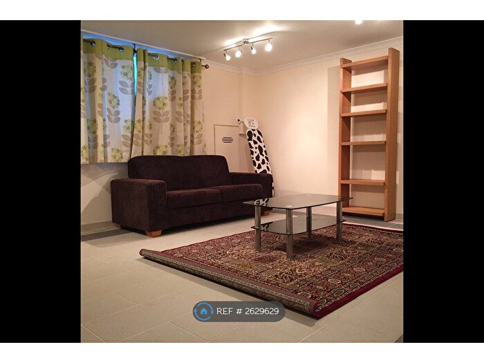 2 Bedroom Flat To Rent In Greyhound Road, London, W6