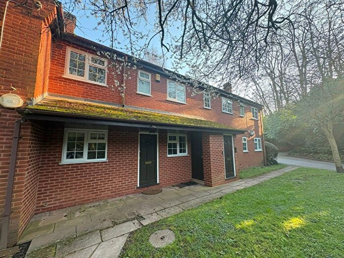 2 Bedroom Flat To Rent In Gilldown Place, Birmingham, B15