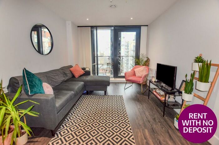 2 Bedroom Flat To Rent In Hallmark Tower, Cheetham Hill Road, Green Quarter, Manchester, M4