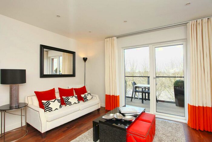 2 Bedroom Flat To Rent In Hendon Waterside, Hendon, London, NW9