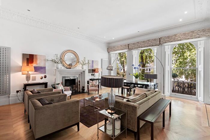 3 Bedroom Flat For Sale In Cornwall Gardens, London, SW7