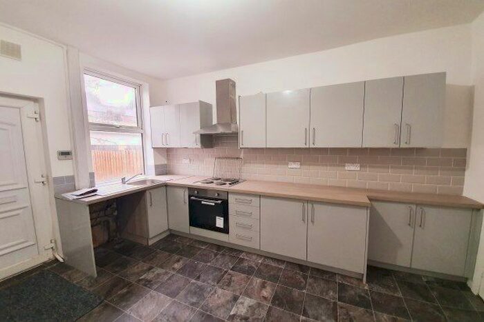 2 Bedroom Flat To Rent In Holme Lane, Sheffield S6
