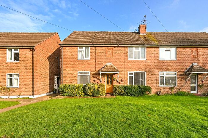 2 Bedroom Maisonette To Rent In Aboyne Drive, Raynes Park, London, SW20