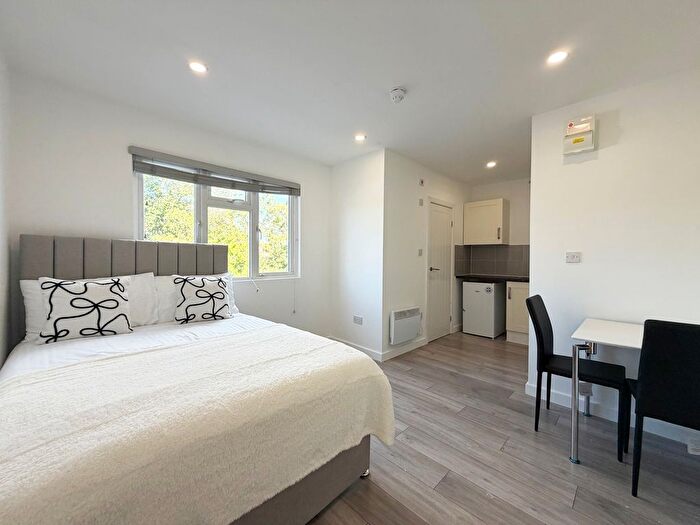 Studio To Rent In Harrow View, Harrow, HA1