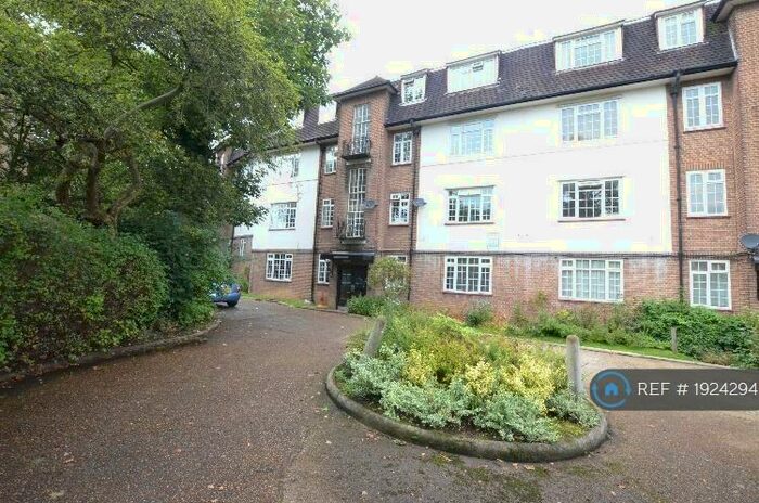 1 Bedroom Flat To Rent In Vale Lodge, Forest Hill, SE23