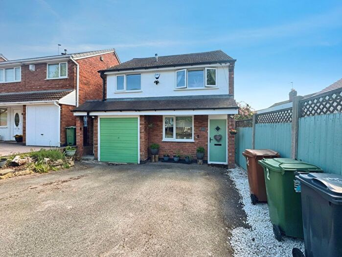 3 Bedroom Detached House For Sale In Nevison Grove, Birmingham, B43