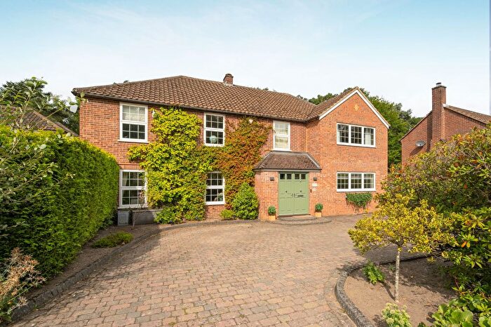 5 Bedroom Detached House For Sale In Woodend Drive, Ascot, SL5