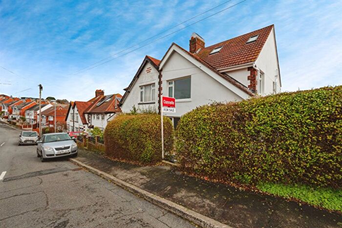 5 Bedroom Semi Detached House For Sale In Southdown Road, Weymouth, DT4