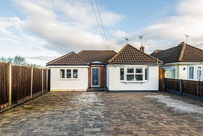 3 Bedroom Detached Bungalow For Sale In Philbrick Crescent, Rayleigh, SS6
