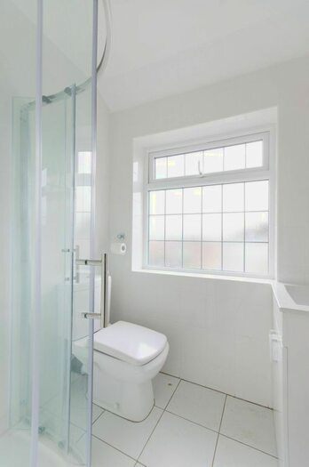 3 Bedroom Property To Rent In Leaver Gardens, Perivale, Greenford, UB6