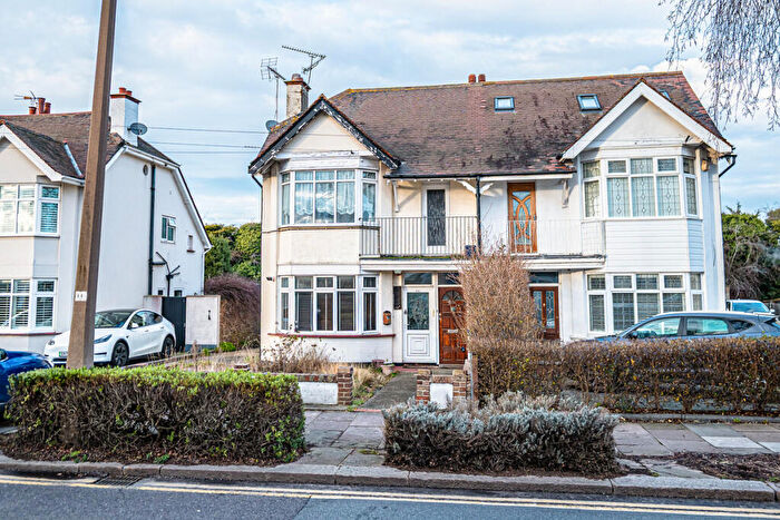 1 Bedroom Apartment For Sale In Station Road, Southend-on-sea, SS1