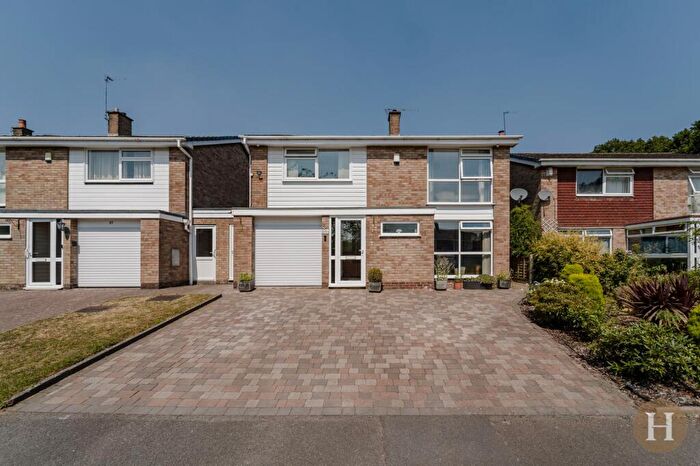 4 Bedroom Detached House For Sale In Ingham Way, Birmingham, B17
