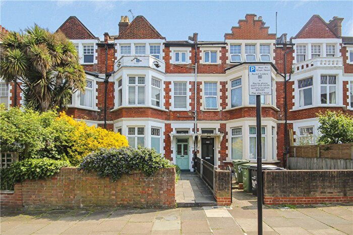 2 Bedroom Flat To Rent In Salford Road, London, SW2