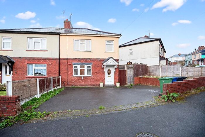 3 Bedroom Semi Detached House For Sale In Hartland Avenue, Bilston, WV14