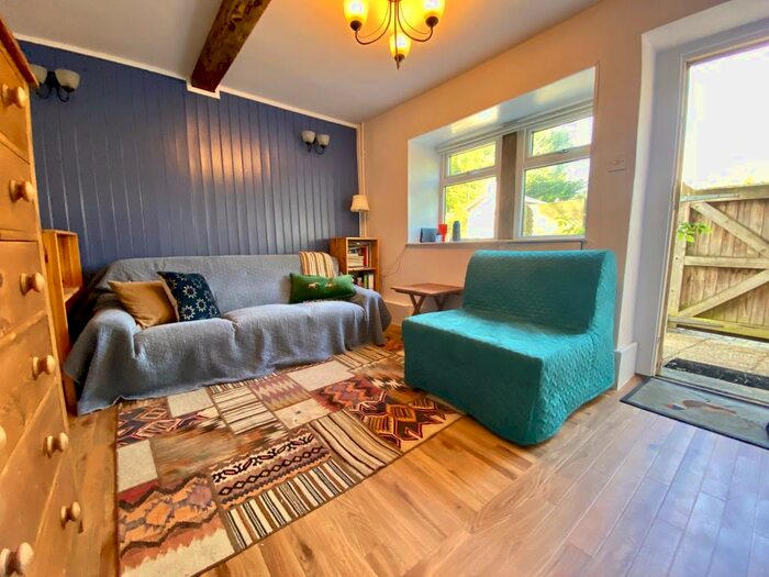 1 Bedroom House To Rent In Cinderhills Road, Holmfirth, HD9