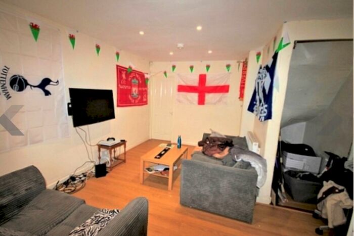 5 Bedroom Terraced House To Rent In Mayville Place, Leeds, West Yorkshire, LS6