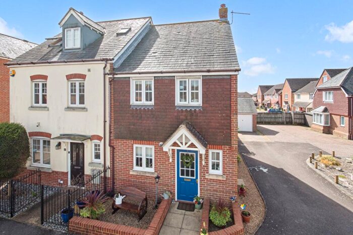 3 Bedroom Semi Detached House For Sale In Hazel Road, Angmering, BN16