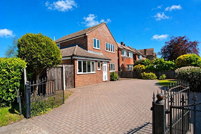 3 Bedroom Property For Sale In Fordbridge Road, Ashford, TW15