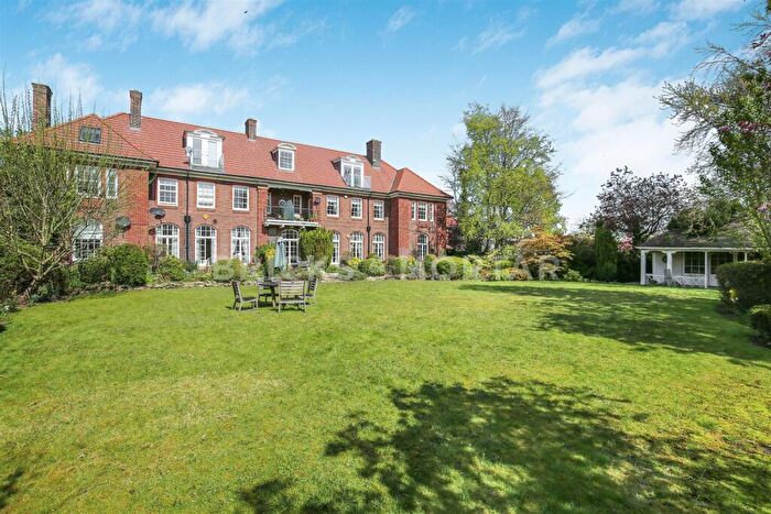 3 Bedroom Apartment To Rent In Lindisfarne Road, Jesmond, Newcastle Upon Tyne, NE2