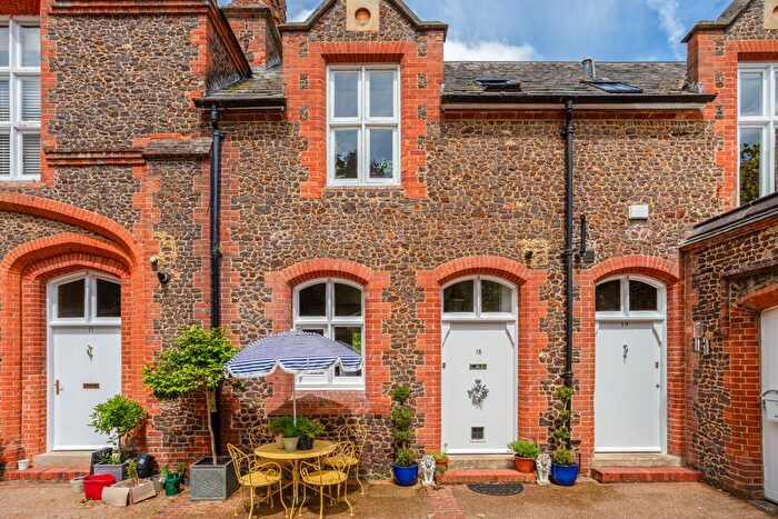 2 Bedroom Mews For Sale In Albury Park, Albury, GU5