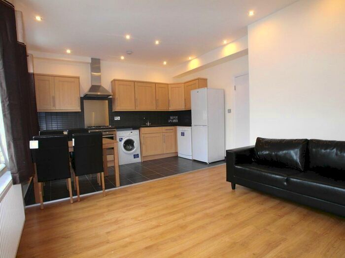 1 Bedroom Apartment To Rent In Upper Richmond Road West, London, SW14